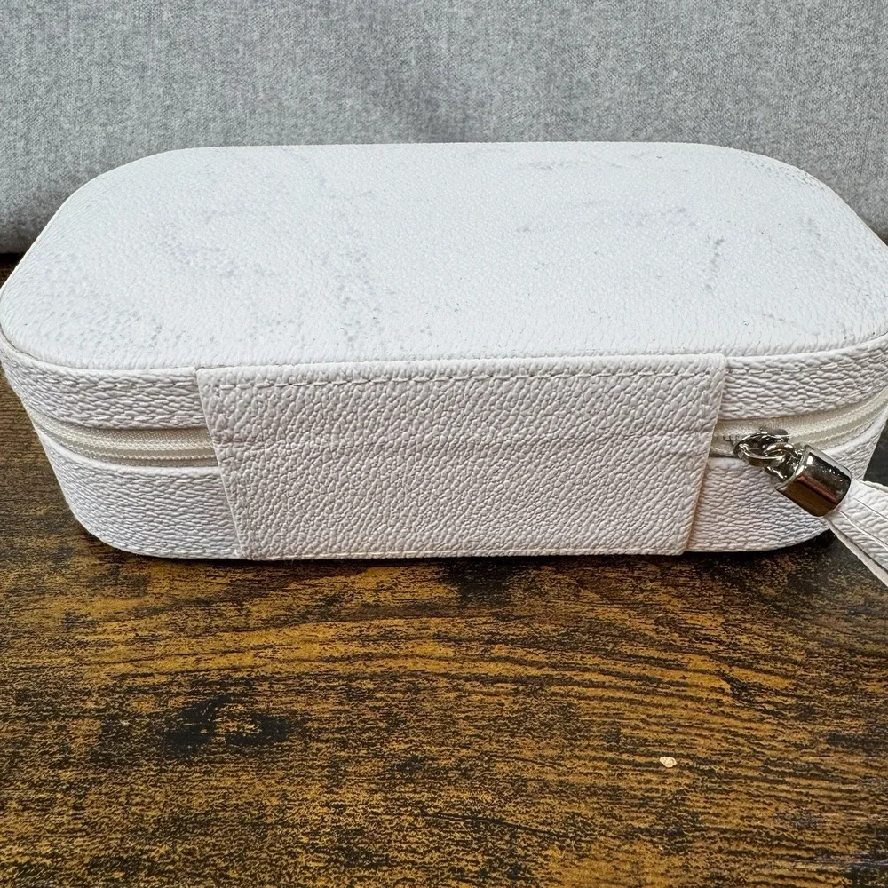 Cynthia Rowley White faux-leather zip around travel‎ jewelry case